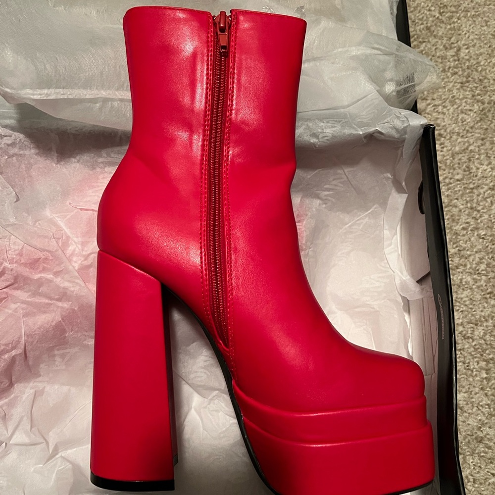 Liliana Gogo Platform Boots